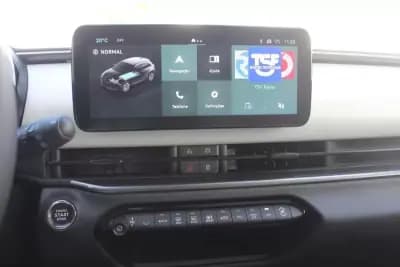 Vendo Fiat 600e 2023 - 29980 EUR, 7039 km - AUTO.MOTO.pt