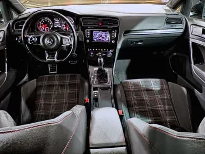 Vendo Volkswagen Golf 2015 - 22990 EUR, 173306 km - AUTO.MOTO.pt