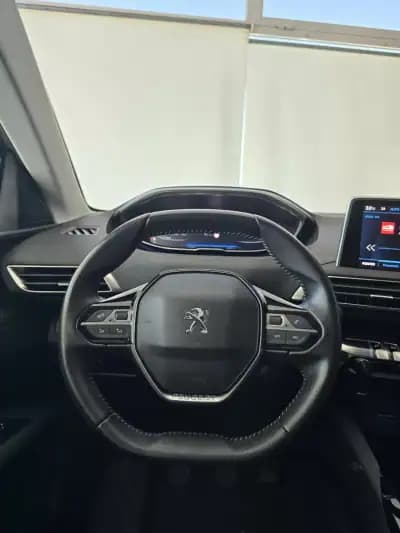 Vendo Peugeot 3008 2019 - 18640 EUR, 104863 km - AUTO.MOTO.pt