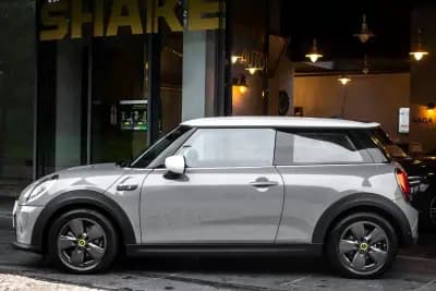 Vendo MINI 2021 - 17980 EUR, 78086 km - AUTO.MOTO.pt