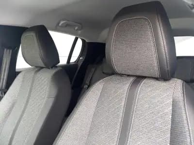 Vendo Peugeot 208 2025 - 23500 EUR, 14659 km - AUTO.MOTO.pt