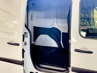 Vendo Renault Kangoo 2019 - 11500 EUR, 161094 km - AUTO.MOTO.pt