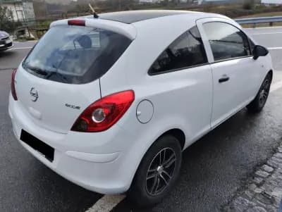 Vendo Opel Corsa 2011 - 5900 EUR, 220000 km - AUTO.MOTO.pt