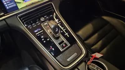 Sell Porsche Panamera Sport Turismo 2018 - 71900 EUR, 135500 km - AUTO.MOTO.pt
