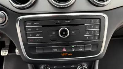 Sell Mercedes-Benz GLA 180 2017 - 24900 EUR, 64269 km - AUTO.MOTO.pt