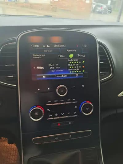 Sell Renault Scénic 2017 - 9980 EUR, 262136 km - AUTO.MOTO.pt