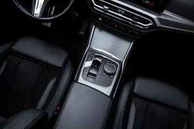 Vendo BMW 320 2022 - 34990 EUR, 75451 km - AUTO.MOTO.pt