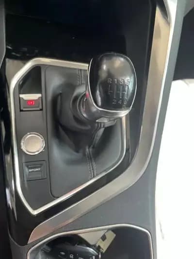 Vendo Peugeot 5008 2017 - 22500 EUR, 161123 km - AUTO.MOTO.pt