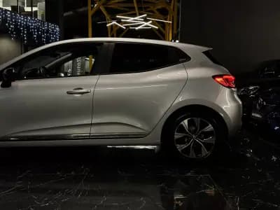 Sell Renault Clio 2023 - 14990 EUR, 109400 km - AUTO.MOTO.pt