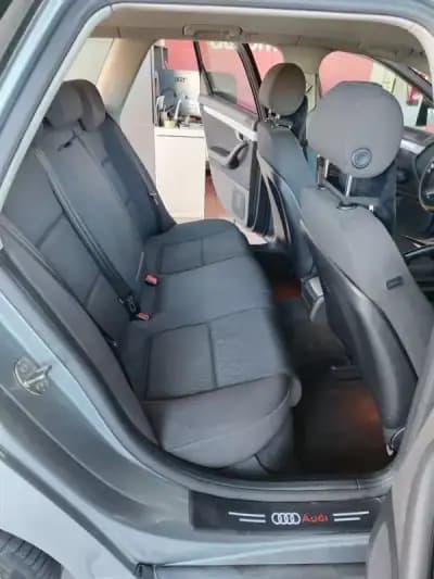 Vendo Audi A4 Avant 2006 - 7350 EUR, 292800 km - AUTO.MOTO.pt