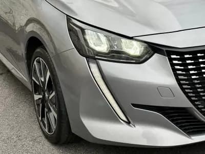 Sell Peugeot 208 2020 - 12900 EUR, 152000 km - AUTO.MOTO.pt