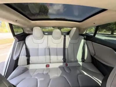 Vendo Tesla Model S 2015 - 27500 EUR, 162000 km - AUTO.MOTO.pt