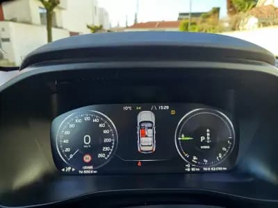 Sell Volvo XC 40 2022 - 28990 EUR, 100300 km - AUTO.MOTO.pt