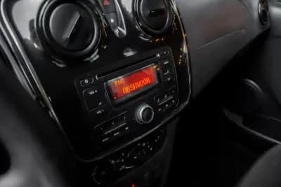 Vendo Dacia Sandero 2018 - 8350 EUR, 91565 km - AUTO.MOTO.pt