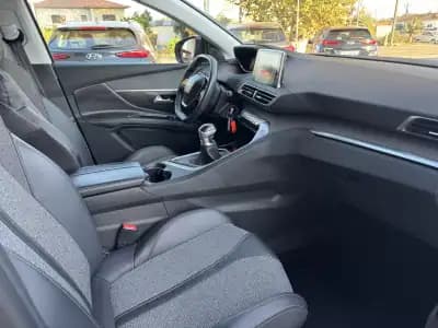 Vendo Peugeot 5008 2018 - 20500 EUR, 137000 km - AUTO.MOTO.pt