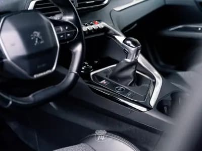 Vendo Peugeot 3008 2018 - 15990 EUR, 154712 km - AUTO.MOTO.pt