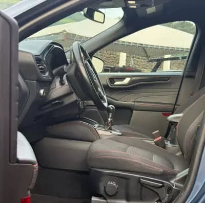 Vendo Ford Kuga 2022 - 24990 EUR, 69179 km - AUTO.MOTO.pt