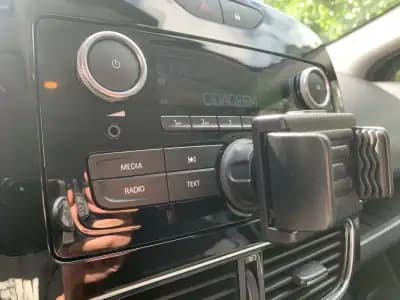 Vendo Renault Clio Sport Tourer 2019 - 13999 EUR, 127245 km - AUTO.MOTO.pt