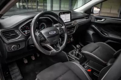 Vendo Ford Focus SW 2023 - 18990 EUR, 64785 km - AUTO.MOTO.pt