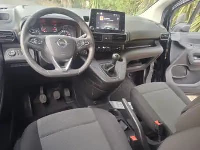 Sell Opel Combo 2020 - 19250 EUR, 79784 km - AUTO.MOTO.pt