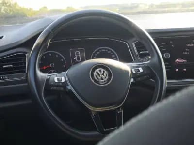 Vendo Volkswagen T-Roc 2019 - 17490 EUR, 147720 km - AUTO.MOTO.pt