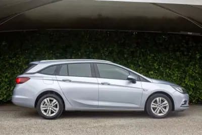 Sell Opel Astra Sports Tourer 2017 - 11500 EUR, 164500 km - AUTO.MOTO.pt