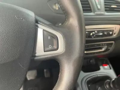 Vendo Renault Grand Scénic 2012 - 8899 EUR, 230000 km - AUTO.MOTO.pt