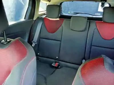 Vendo Renault Clio Break 2014 - 11890 EUR, 142223 km - AUTO.MOTO.pt