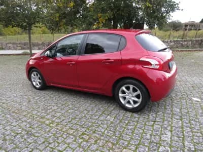 Sell Peugeot 208 2014 - 7990 EUR, 71000 km - AUTO.MOTO.pt