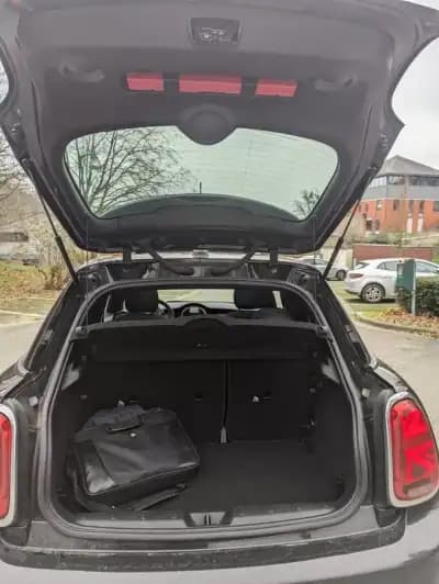 Vendo MINI 2019 - 17750 EUR, 135000 km - AUTO.MOTO.pt