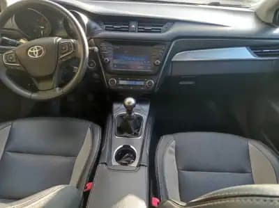 Sell Toyota Avensis Touring Sports 2015 - 15490 EUR, 118500 km - AUTO.MOTO.pt