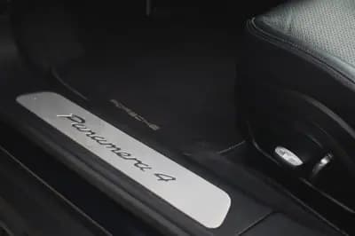 Sell Porsche Panamera Sport Turismo 2019 - 69880 EUR, 97640 km - AUTO.MOTO.pt