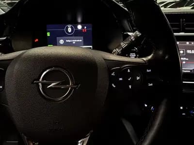 Vendo Opel Corsa-e 2022 - 16490 EUR, 82251 km - AUTO.MOTO.pt