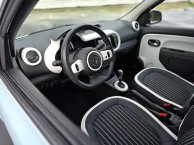 Vendo Renault Twingo 2023 - 14750 EUR, 27700 km - AUTO.MOTO.pt