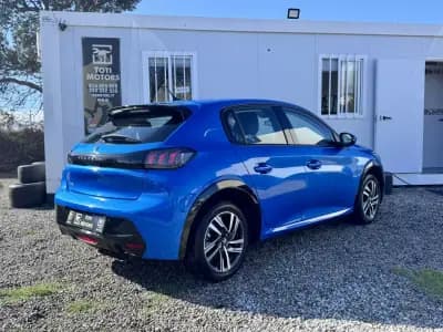 Vendo Peugeot 208 2020 - 16990 EUR, 128000 km - AUTO.MOTO.pt