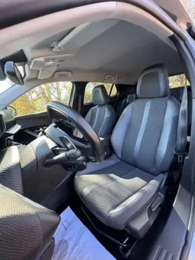 Vendo Peugeot 2008 2020 - 17500 EUR, 140000 km - AUTO.MOTO.pt