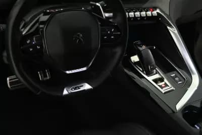 Vendo Peugeot 3008 2023 - 32750 EUR, 45000 km - AUTO.MOTO.pt