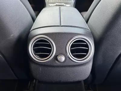 Vendo Mercedes-Benz C 300 2020 - 28499 EUR, 118000 km - AUTO.MOTO.pt