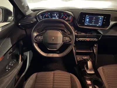 Vendo Peugeot e-2008 2021 - 19900 EUR, 40000 km - AUTO.MOTO.pt