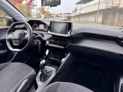 Sell Peugeot 208 2022 - 14500 EUR, 63000 km - AUTO.MOTO.pt