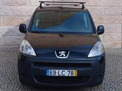 Vendo Peugeot Partner 2010 - 9990 EUR, 117500 km - AUTO.MOTO.pt