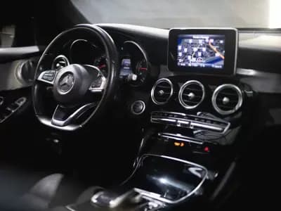 Sell Mercedes-Benz GLC 250 2017 - 34990 EUR, 200000 km - AUTO.MOTO.pt