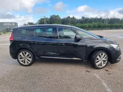 Sell Renault Grand Scénic 2019 - 10900 EUR, 265000 km - AUTO.MOTO.pt