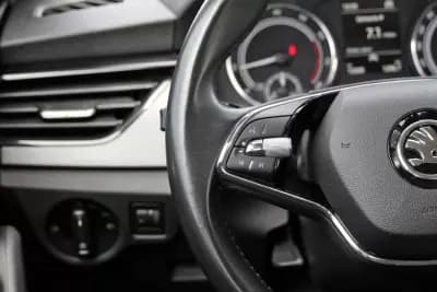 Vendo Skoda Kamiq 2023 - 17900 EUR, 77340 km - AUTO.MOTO.pt