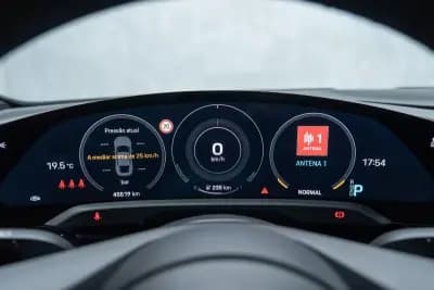 Sell Porsche Taycan 2020 - 76950 EUR, 45000 km - AUTO.MOTO.pt