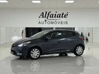 Vendo Renault Clio 2017 - 11890 EUR, 109000 km - AUTO.MOTO.pt