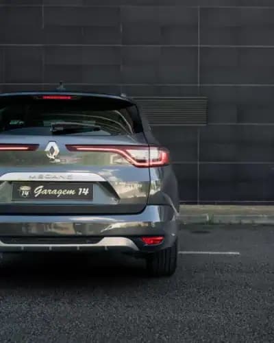 Sell Renault Mégane Sport Tourer 2018 - 15990 EUR, 126740 km - AUTO.MOTO.pt