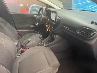 Vendo Ford Fiesta 2021 - 13999 EUR, 80000 km - AUTO.MOTO.pt