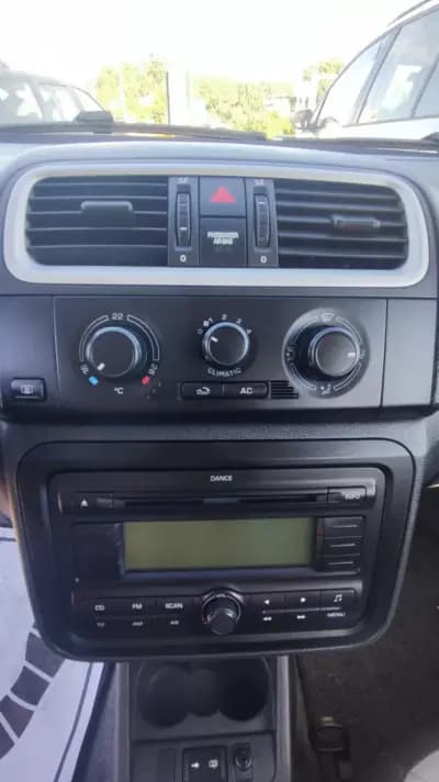 Vendo Skoda Fabia Break 2008 - 5788 EUR, 203987 km - AUTO.MOTO.pt