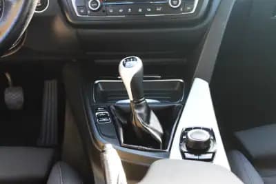 Vendo BMW 318 2013 - 14900 EUR, 154000 km - AUTO.MOTO.pt